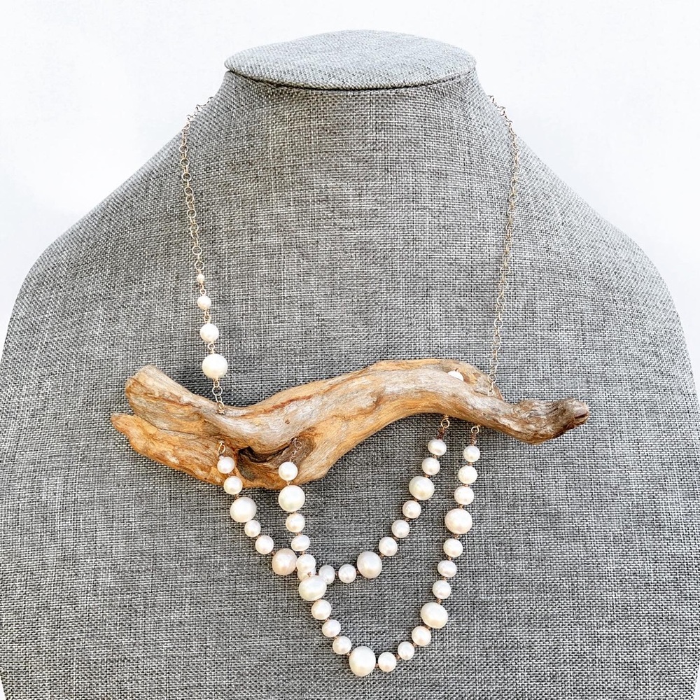 Dendrophilia&Dreams Pearl and driftwood necklace - Picture 3 of 5